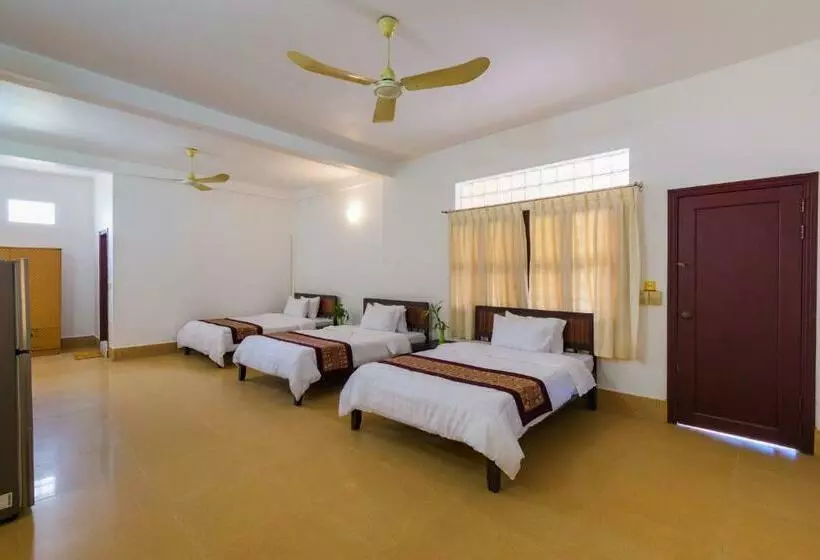 تختخواب و صبحانه Heng Long Villa