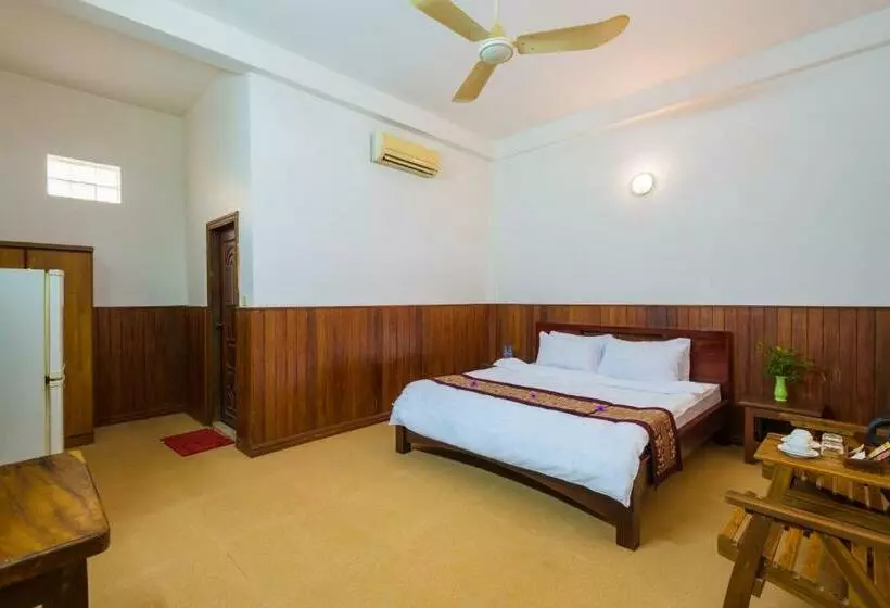 تختخواب و صبحانه Heng Long Villa