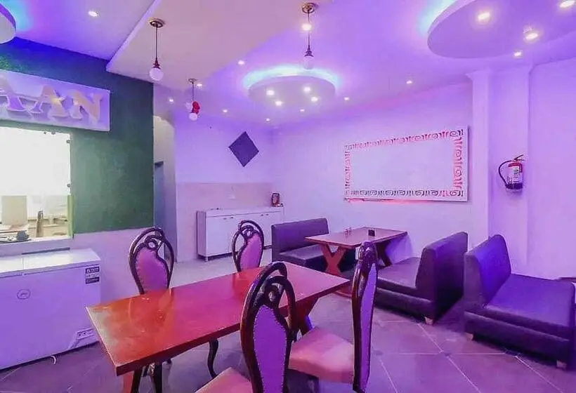 Hotelli O Vivaan Residency