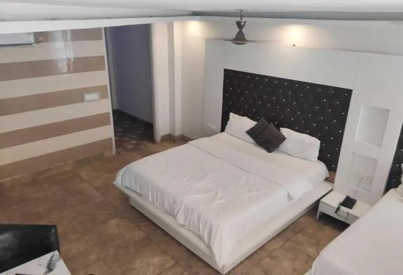Hotelli O Vivaan Residency