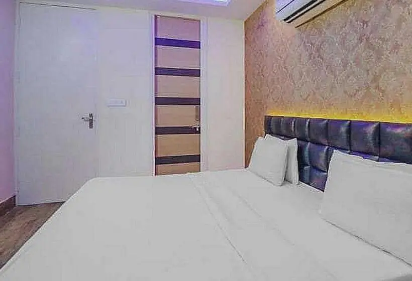 Hotelli O Vivaan Residency