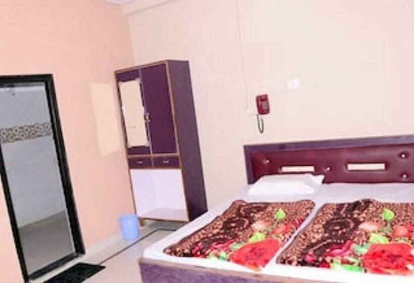 호텔 Royal Classic By Wb Inn