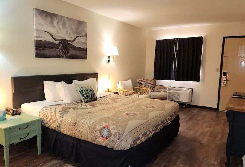 מוטל Cactus Inn & Suites