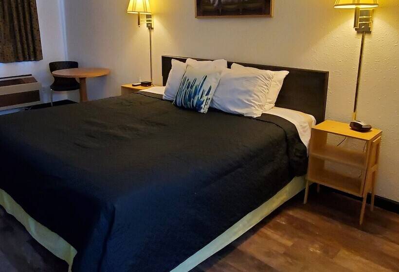 מוטל Cactus Inn & Suites