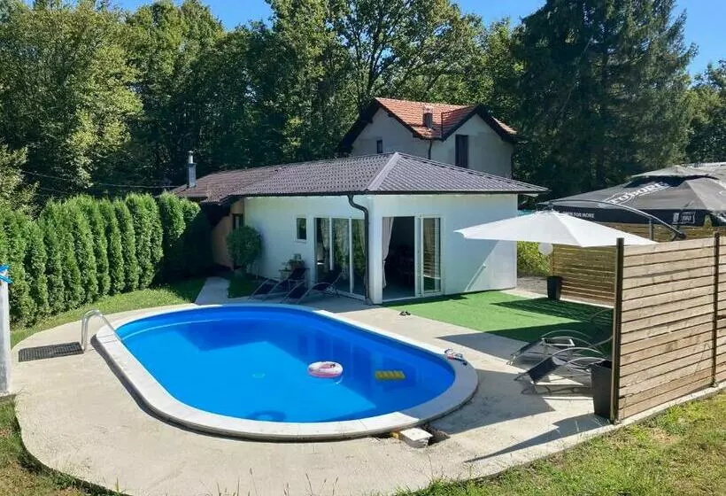 Vikendica Konstantin