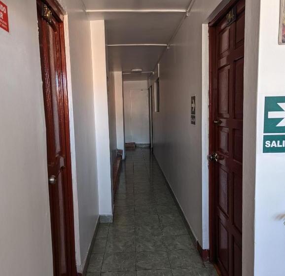 ユースホステル Hospedaje Bellido