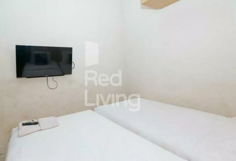 Hotelli Columbus Residence J10 Near Rsud Karawang Mitra Reddoorz