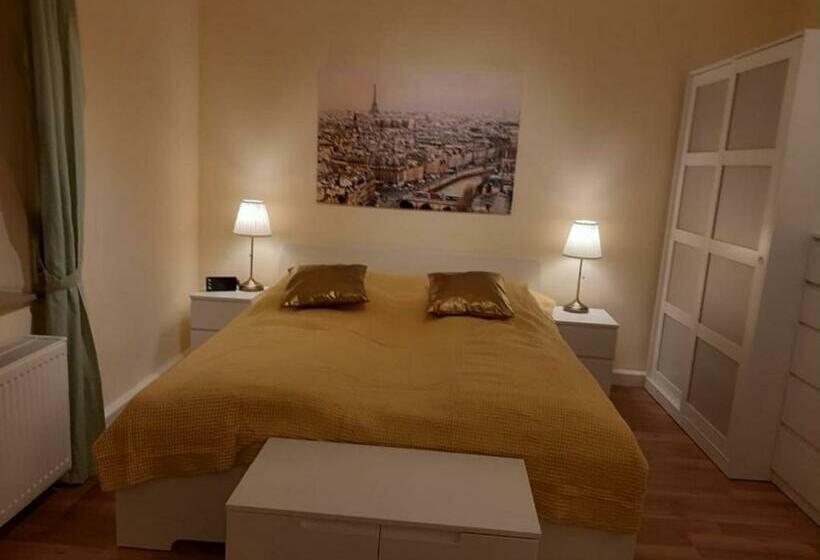 Schöne Ferienwohnung Mit Balkon Und Garten