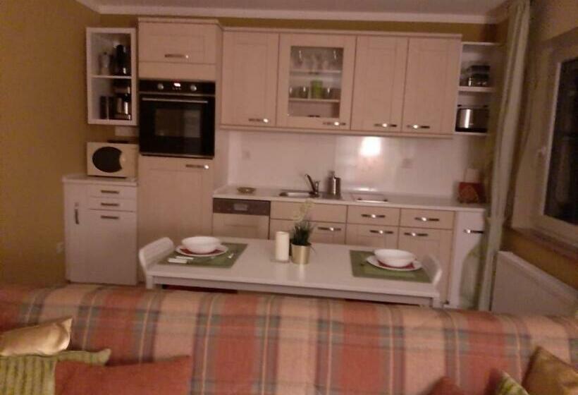 Schöne Ferienwohnung Mit Balkon Und Garten