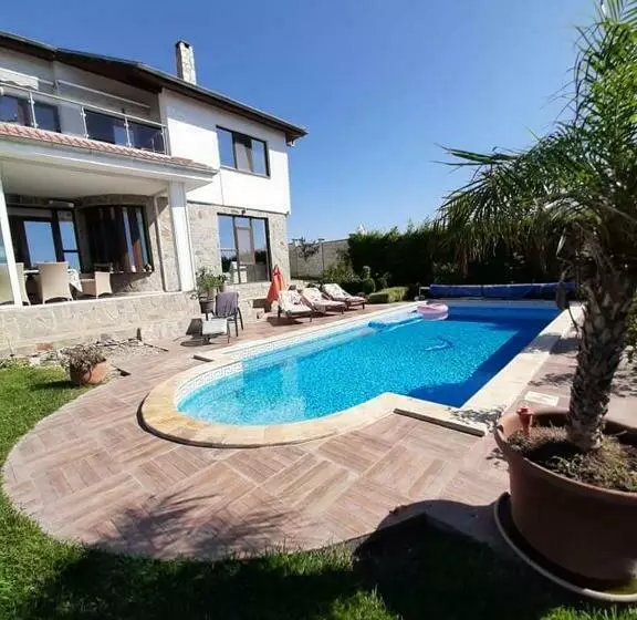 Villa Bellerose