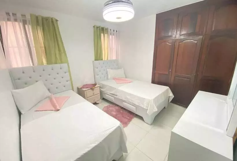 9dr 3 Bedroom Apartment Near Monumental Area