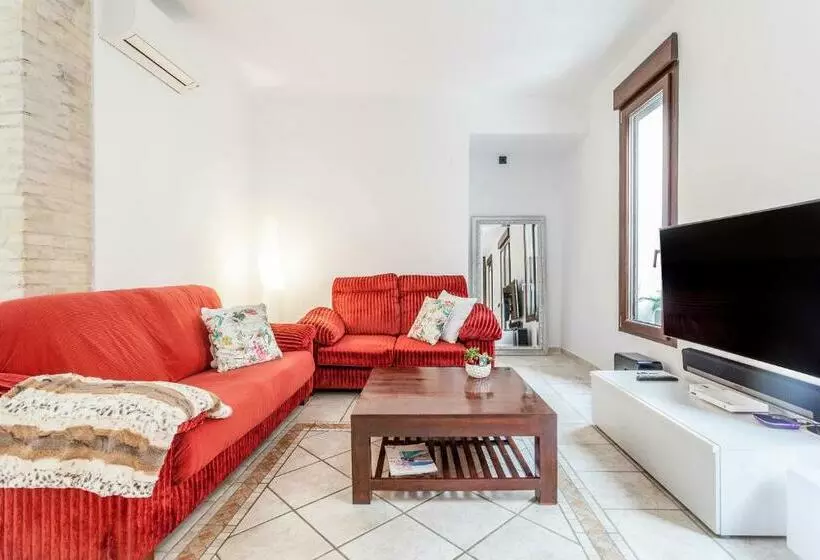 Casa Espectacular De Diseño Con Jardin Interior