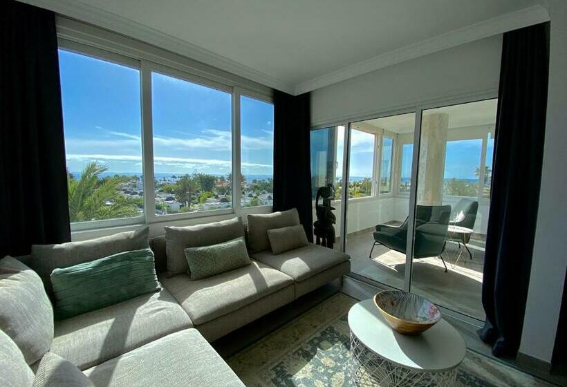 Excelsior I Sea View Apartment