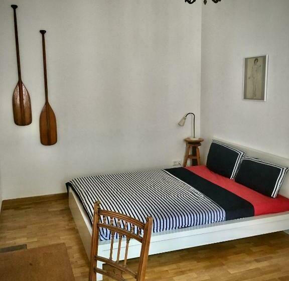 2 Zimmer Apartment Monbijou Am Hackeschen Markt