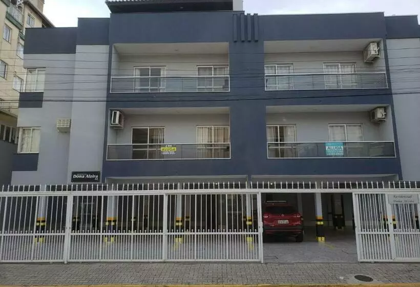 Apto 1 Quarto, Centro De Bombinhas, 130 Metros Da Praia