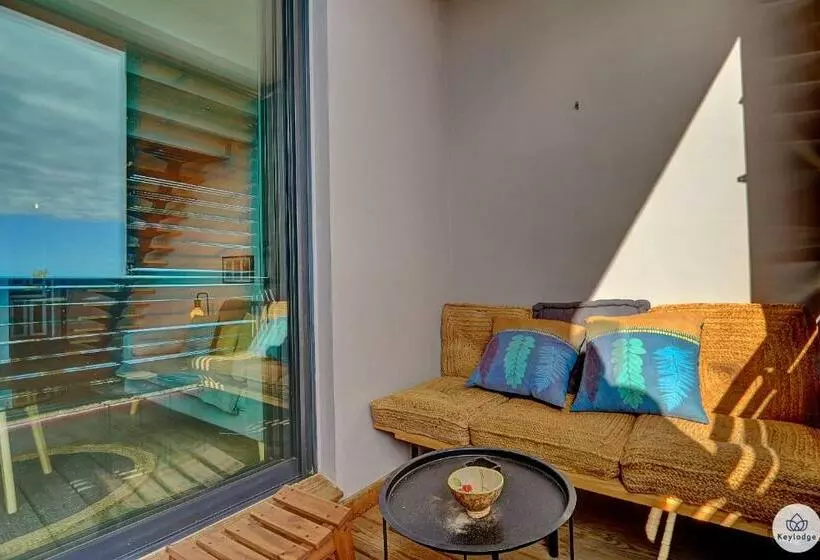 Cœur Soleil  Vue Mer Dégagée   T3   50m2   Les Avirons