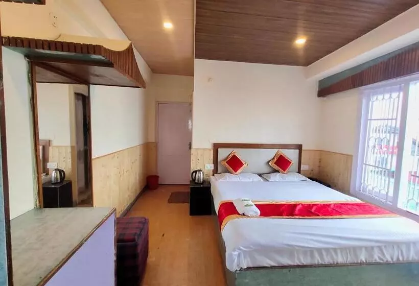 ホテル The Krishna Boho Near Mall Road