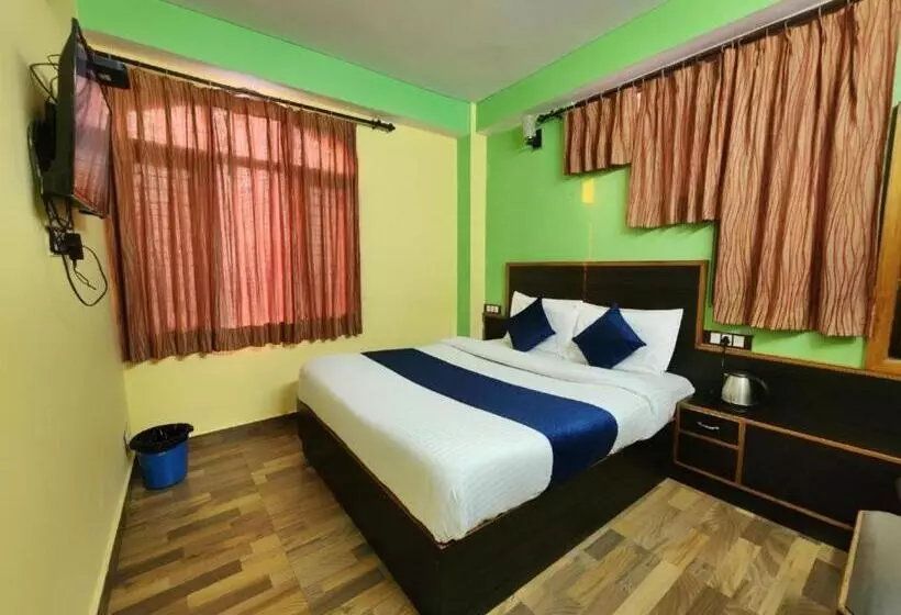 ホテル The Krishna Boho Near Mall Road