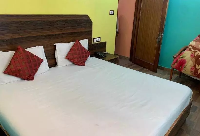 ホテル The Krishna Boho Near Mall Road