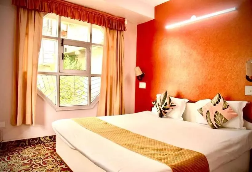 ホテル The Krishna Boho Near Mall Road