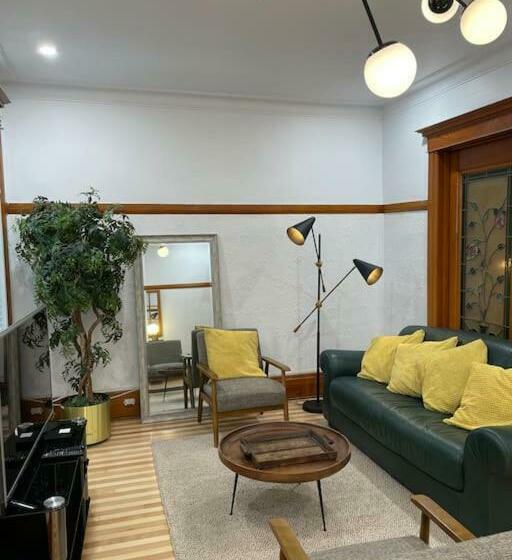 Le Saint Denis Jarry