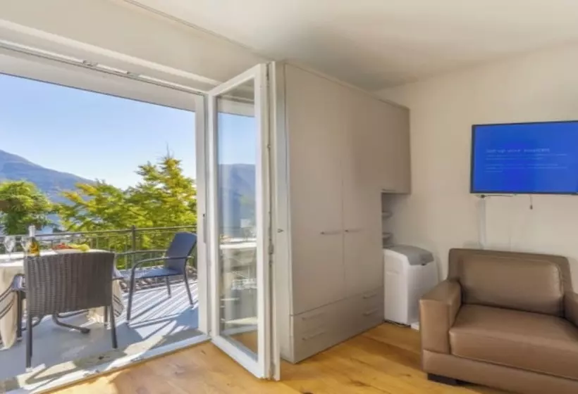 Swiss Blue Residence. Apartment Lake Paradise