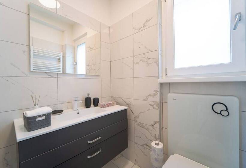 Swiss Blue Residence. Apartment Lake Paradise