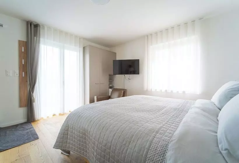 Swiss Blue Residence. Apartment Lake Paradise