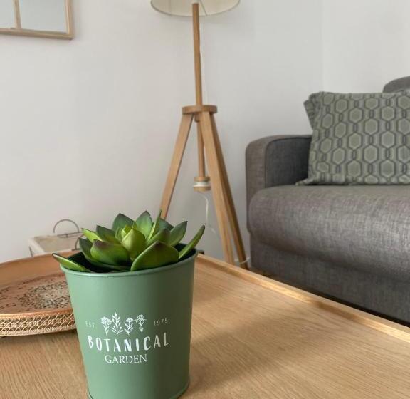 Verde Salvia Home   Free Park