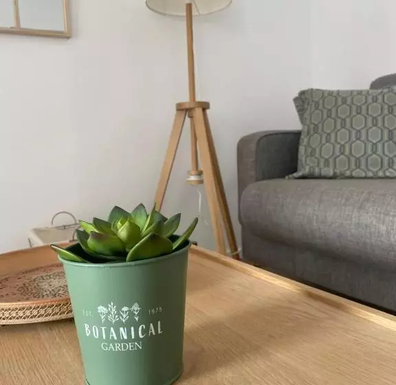 Verde Salvia Home   Free Park