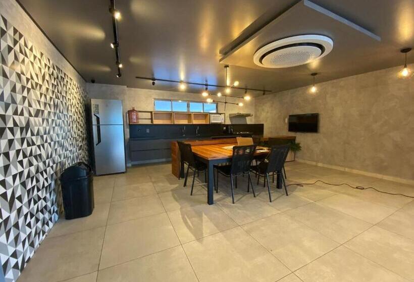 Bela Hospedagem   Design E Conforto No Box 150