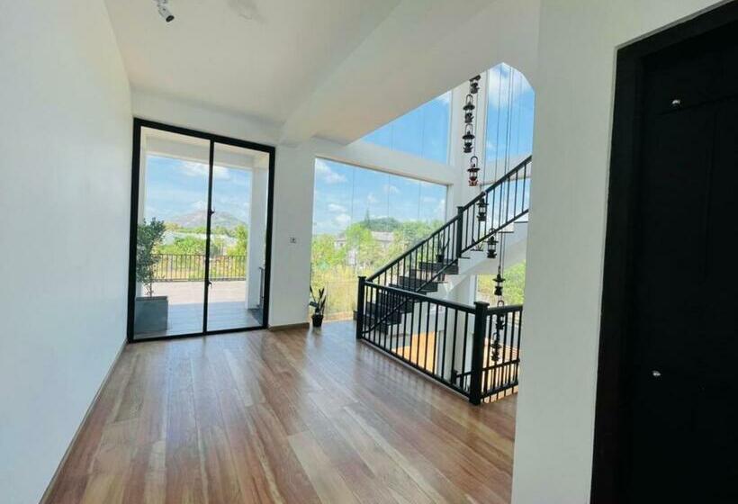 ホテル Black Mustang