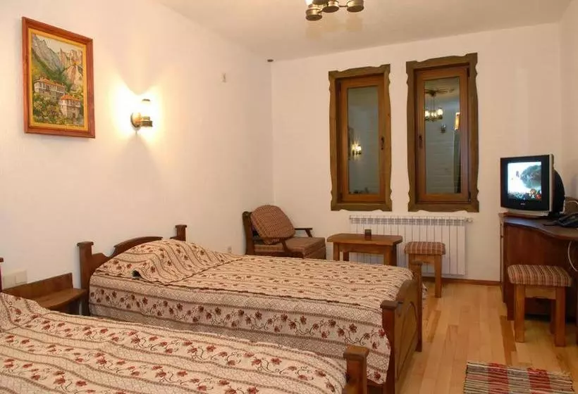 בית מלון כפרי Pirinski Han Old Adjev Han