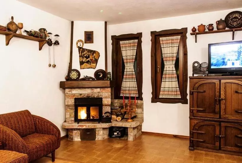 בית מלון כפרי Pirinski Han Old Adjev Han