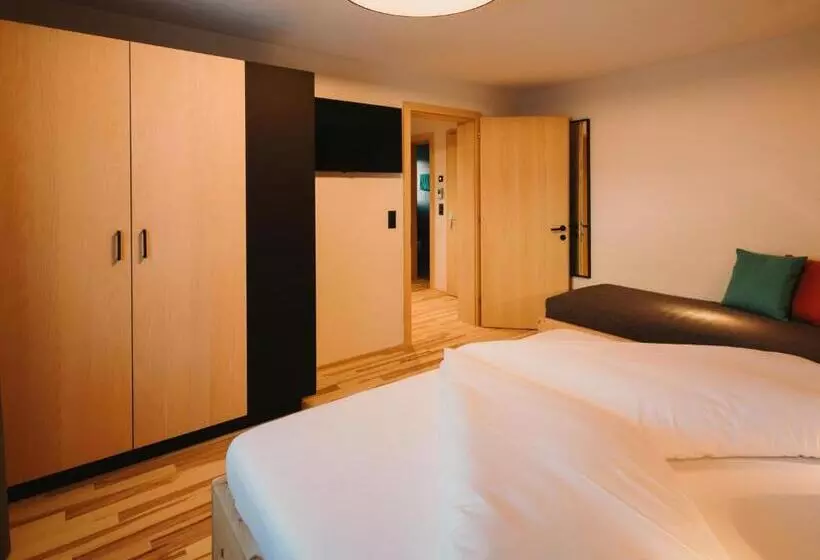 هتل Alpin Studios & Suites