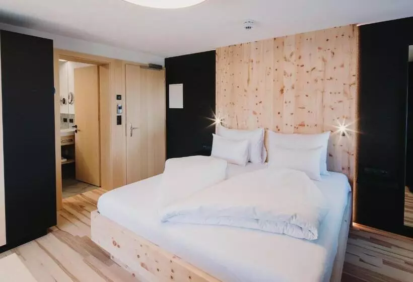 هتل Alpin Studios & Suites