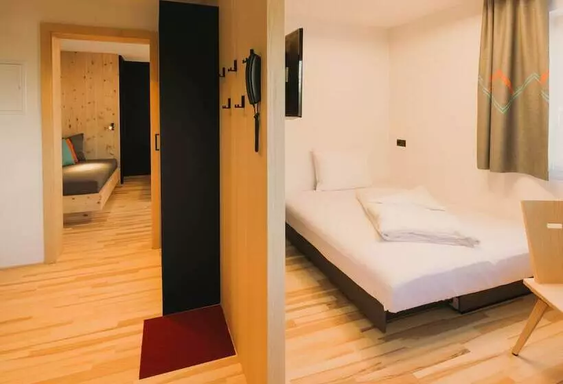 هتل Alpin Studios & Suites