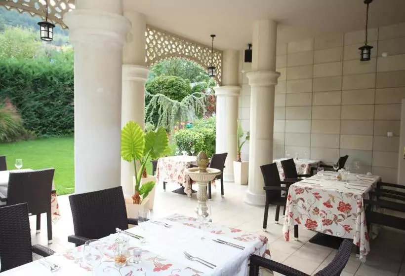 Familly Art Hotel Nirvana