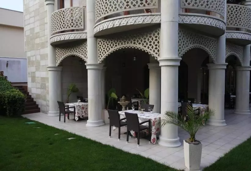 Familly Art Hotel Nirvana