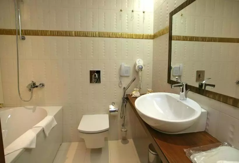 Familly Art Hotel Nirvana