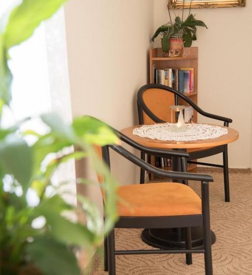 فندق Astoria Panzió