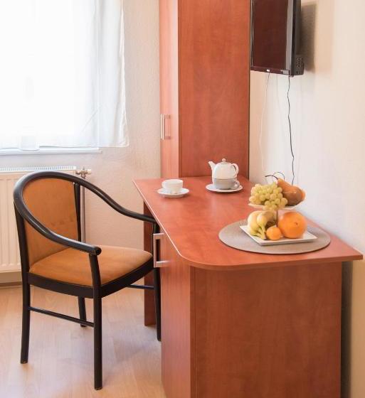 فندق Astoria Panzió