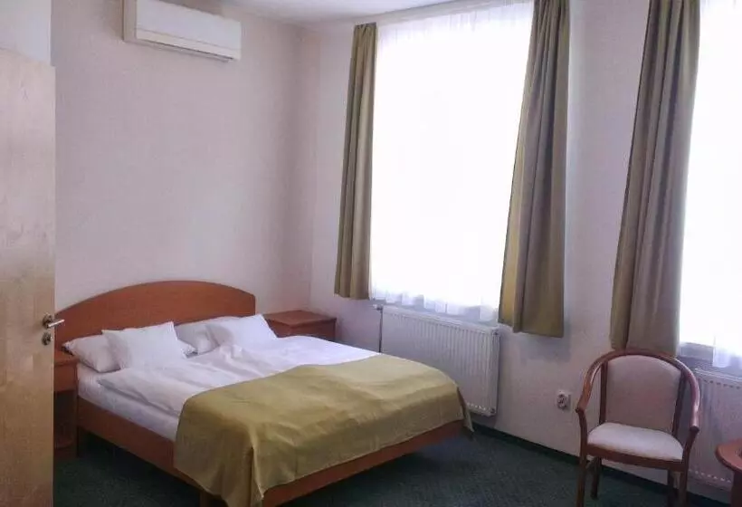 هتل Broadway City Guesthouse
