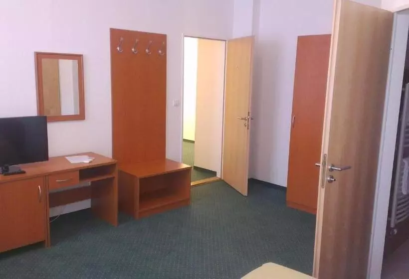 هتل Broadway City Guesthouse