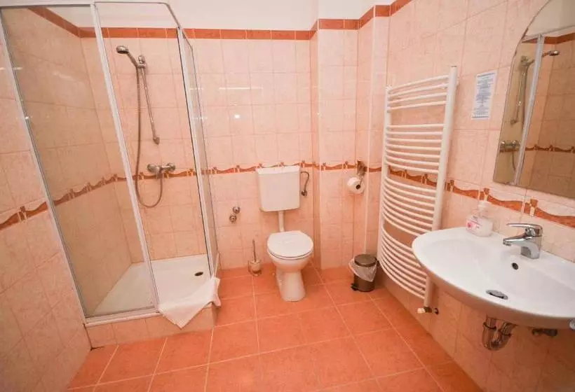 هتل Broadway City Guesthouse