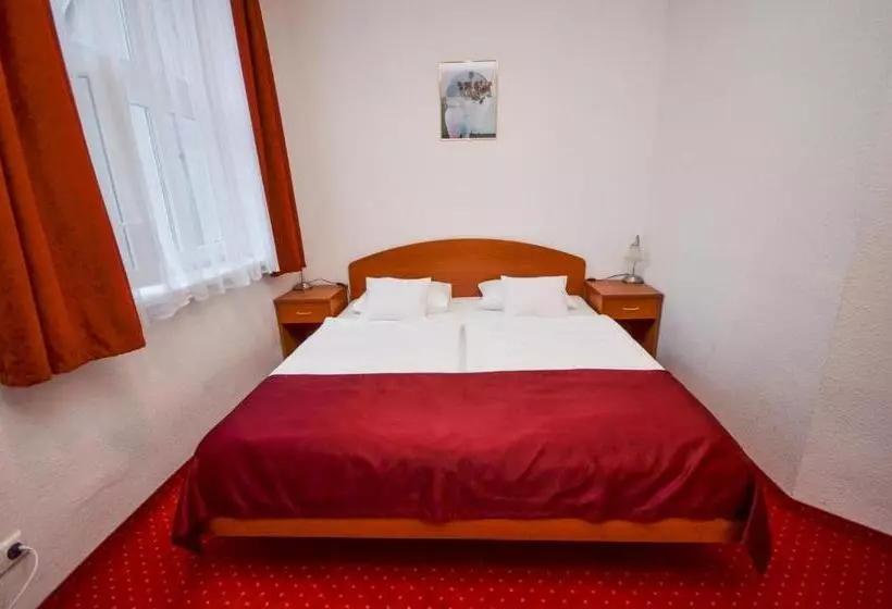 هتل Broadway City Guesthouse