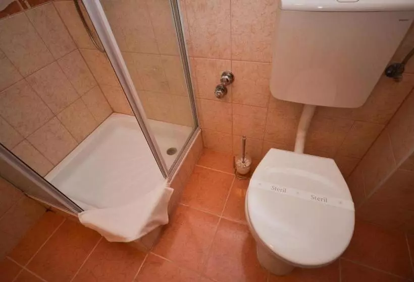 هتل Broadway City Guesthouse