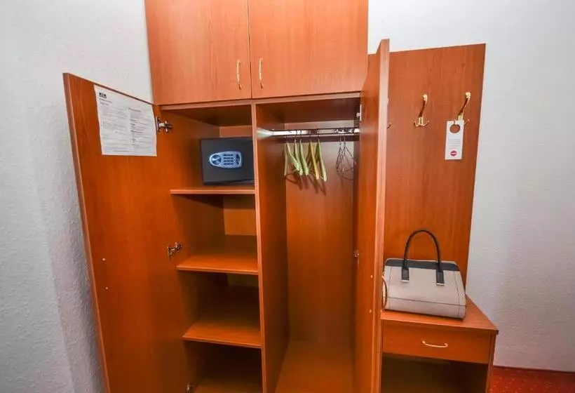 هتل Broadway City Guesthouse