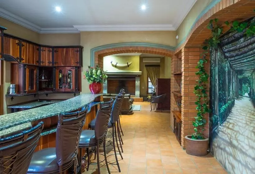 فندق Castello Di Monte