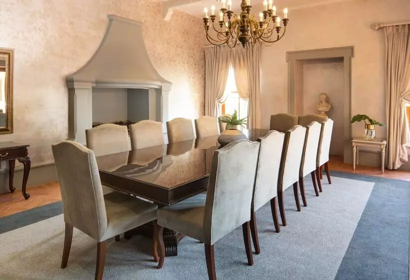 فندق Castello Di Monte